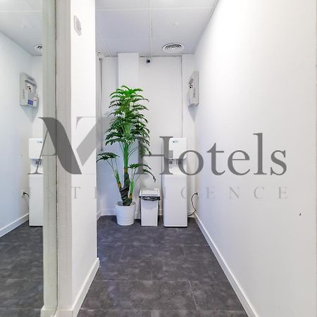 A&Z Ulises Hotel Madrid Kültér fotó